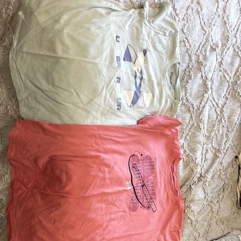 Girls 2 pack of under armour  shirts